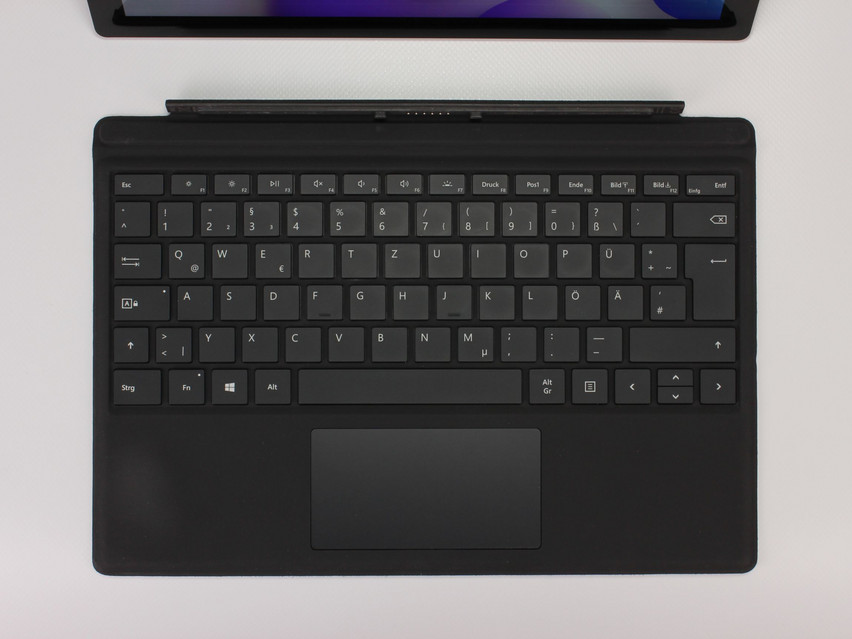 Refurbished Microsoft Surface Pro 5th Gen 1807, i5-7300U, 8 GB, LPDDR3, SSD, 256 GB Product code: 1602662 ESA TECH Image 2 of 13