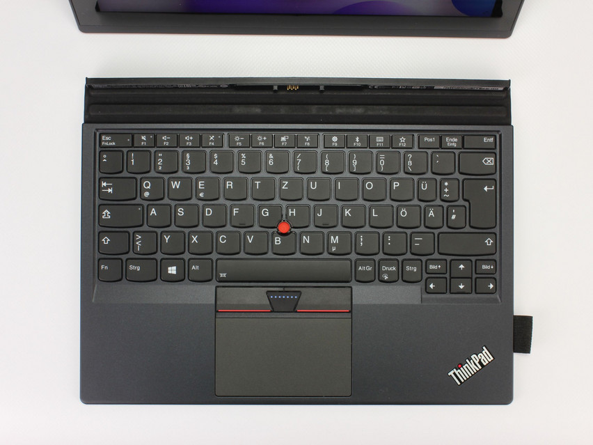 Refurbished Lenovo ThinkPad X1 Tablet Gen 2, i5-7Y54, 8 GB, LPDDR3, SSD, 256 GB Product code: 1302766 ESA TECH Image 2 of 14