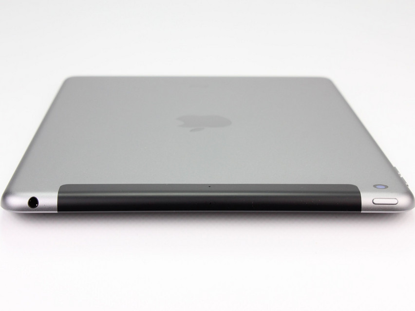 Refurbished Apple iPad 5. Generation (A1823) Wi-Fi + Cellular (2017), APL1022, 2 GB,LPDDR4, 9.7" ins., 2048x1536 px, SSD, 128 GB Produktcode: 1202807 ESA-TECH Bild 4 von 6" title="Apple iPad 5. Generation (A1823) Wi-Fi + Cellular (2017) - 135 €, Produktcode: 1202807 - Bild 4 von 6