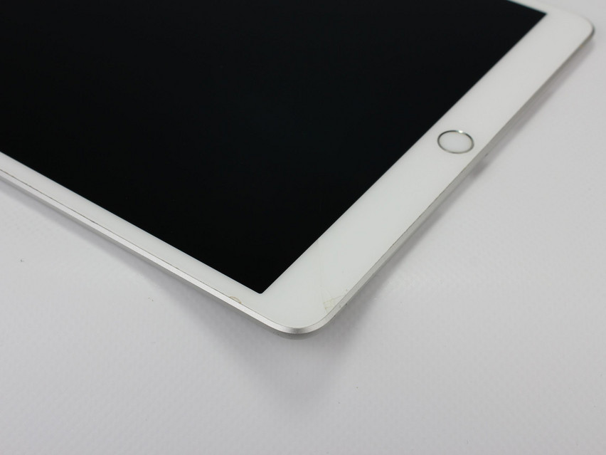 Refurbished Apple iPad Air 3. Generation (A2123) Wi-Fi + Cellular (2019), APL1W81, 3 GB,LPDDR4X, 10.5" ins., 2224x1668 px, SSD, 256 GB Product code: 12021657 ESA-TECH Image 8 of 8" title="Apple iPad Air 3. Generation (A2123) Wi-Fi + Cellular (2019) - 89 €, Product code: 12021657 - Image 8 of 8