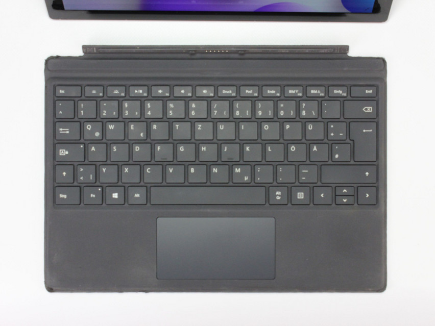 Refurbished Microsoft Surface Pro 5th Gen 1807, i5-7300U, 8 GB,LPDDR3, 12.3" ins., 2736x1824 px, SSD, 256 GB Product code: 16021522 ESA-TECH Image 2 of 13" title="Microsoft Surface Pro 5th Gen 1807 - 139 €, Product code: 16021522 - Image 2 of 13