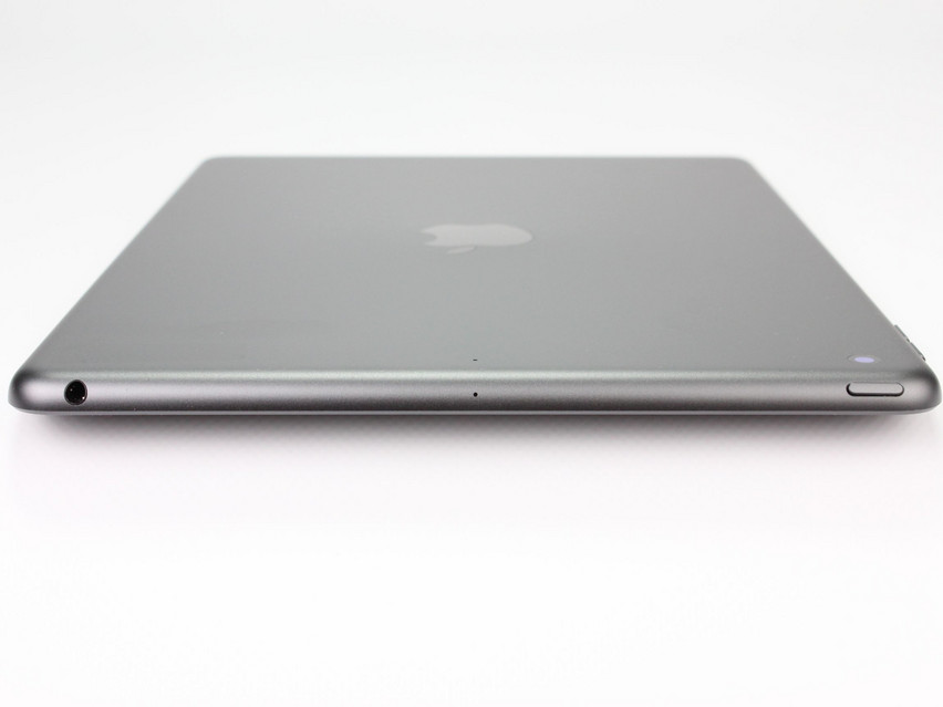 Refurbished Apple iPad 8. Generation (A2270) (2021), APL1W81, 3 GB,LPDDR4, 10.2" ins., 2160x1620 px, SSD, 32 GB Produktcode: 12023205 ESA-TECH Bild 8 von 8" title="Apple iPad 8. Generation (A2270) (2021) - 189 €, Produktcode: 12023205 - Bild 8 von 8