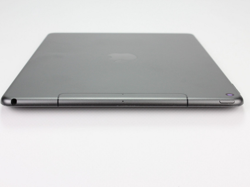 Refurbished Apple iPad Air 3. Generation (A2123) Wi-Fi + Cellular (2019), APL1W81, 3 GB,LPDDR4X, 10.5" ins., 2224x1668 px, SSD, 256 GB Produktcode: 12023195 ESA-TECH Bild 8 von 8" title="Apple iPad Air 3. Generation (A2123) Wi-Fi + Cellular (2019) - 239 €, Produktcode: 12023195 - Bild 8 von 8