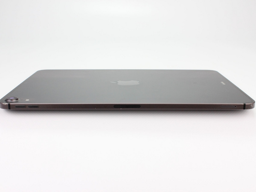Refurbished Apple iPad Pro 11 1st Generation (A1934) Wi-Fi + Cellular (2019) 4 GB,LPDDR4, 11" ins., 2388x1668 px, SSD, 256 GB Product code: 12023180 ESA-TECH Image 7 of 8" title="Apple iPad Pro 11 1st Generation (A1934) Wi-Fi + Cellular (2019) - 259 €, Product code: 12023180 - Image 7 of 8