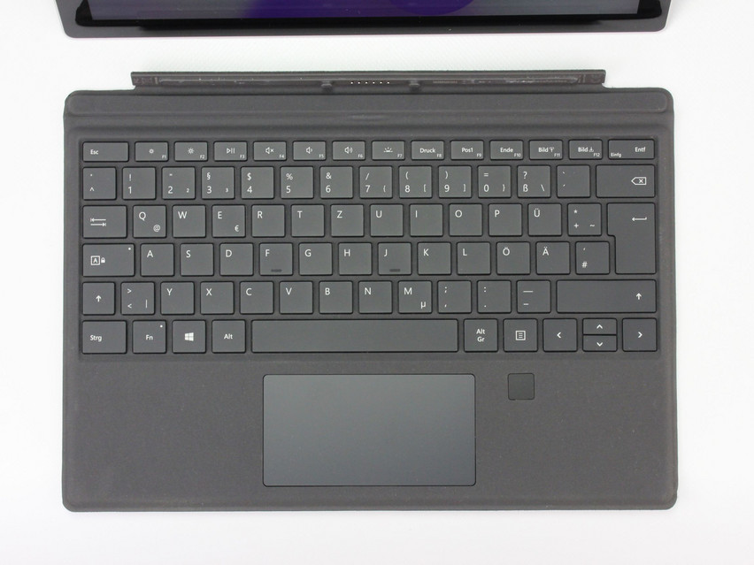 Refurbished Microsoft Surface Pro 5 (1796), i5-1135G7, 16 GB,LPDDR4, 12.3" ins., 2736x1824 px, SSD, 256 GB Produktcode: 16023392 ESA-Tech Bild 3 von 13" title="Microsoft Surface Pro 5 (1796) - 549 €, Produktcode: 16023392 - Bild 3 von 13