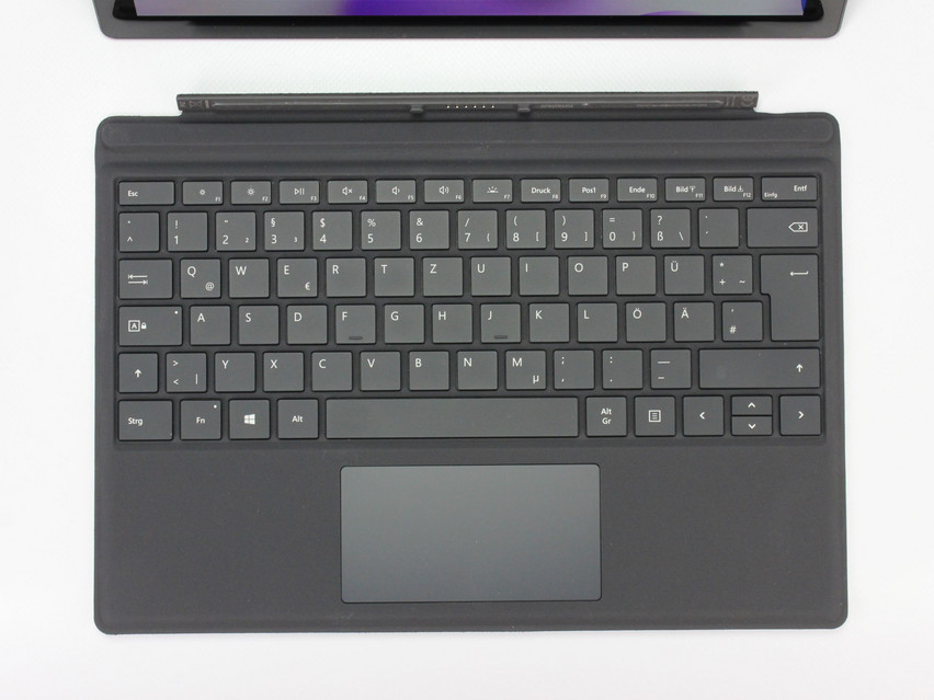 Refurbished Microsoft Surface Pro 7 (1866), i5-1035G4, 8 GB,LPDDR4, 12.3" ins., 2736x1824 px, SSD, 256 GB Produktcode: 16023394 ESA-Tech Bild 3 von 13" title="Microsoft Surface Pro 7 (1866) - 349 €, Produktcode: 16023394 - Bild 3 von 13