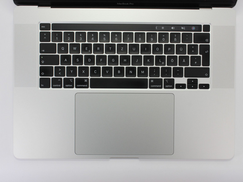 Refurbished Apple MacBook Pro 16,1 A2141 (2019), i7-9750H, 16 GB,DDR4, 16.0" ins., 3072x1920 px, SSD, 512 GB Product code: 12013146 ESA-Tech Image 2 of 13" title="Apple MacBook Pro 16,1 A2141 (2019) - 549 €, Product code: 12013146 - Image 2 of 13