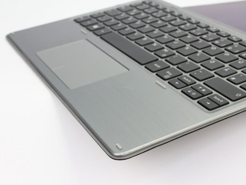 Dell Latitude 7210 2-in-1 - 319 €, Produktcode: 10023711 - Bild 15 von 15 Refurbished Dell Latitude 7210 2-in-1, i5-10310U, 16 GB,LPDDR3, 12,3" ins., 1920х1280 px, SSD, 512 GB Produktcode: 10023711 ESA-Tech Bild 15 von 15" title="Dell Latitude 7210 2-in-1 - 319 €, Produktcode: 10023711 - Bild 15 von 15