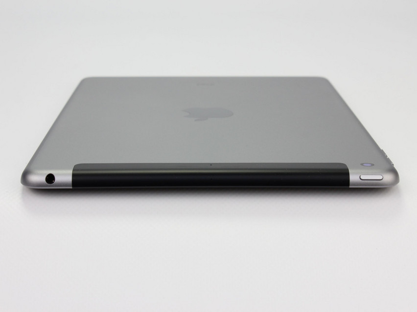 Apple iPad 6. Gen. (A1954) Wi-Fi + Cellular (2018) - 139 €, Produktcode: 12023240 - Bild 5 von 8 Refurbished Apple iPad 6. Gen. (A1954) Wi-Fi + Cellular (2018), APL1W24, 2 GB,LPDDR4, 9,7" ins., 2048x1536 px, SSD, 128 GB Produktcode: 12023240 ESA-Tech Bild 5 von 8" title="Apple iPad 6. Gen. (A1954) Wi-Fi + Cellular (2018) - 139 €, Produktcode: 12023240 - Bild 5 von 8