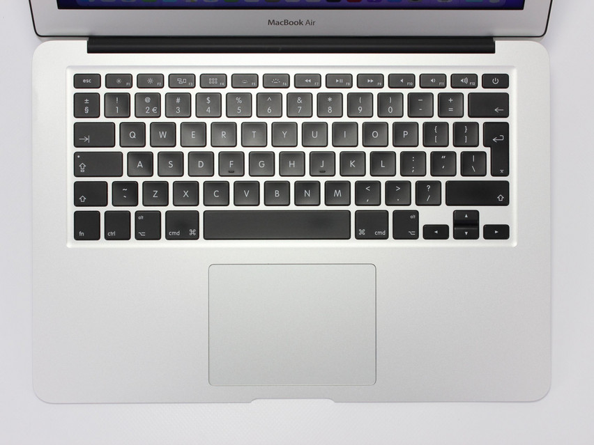 Refurbished Apple MacBook Air 7,2 A1466 (2017), i5-5350U, 8 GB,DDR3, 13,3" ins., 1440x900 px, SSD, 256 GB Produktcode: 12014141 ESA-Tech Bild 2 von 11" title="Apple MacBook Air 7,2 A1466 (2017) - 189 €, Produktcode: 12014141 - Bild 2 von 11