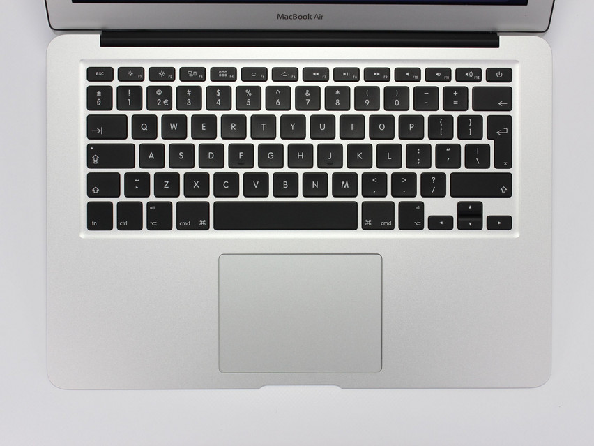 Refurbished Apple MacBook Air 7,2 A1466 (2017), i5-5350U, 8 GB,DDR3, 13,3" ins., 1440x900 px, SSD, 256 GB Produktcode: 12014140 ESA-Tech Bild 2 von 11" title="Apple MacBook Air 7,2 A1466 (2017) - 249 €, Produktcode: 12014140 - Bild 2 von 11