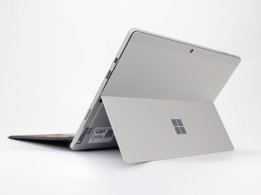 Refurbished Microsoft Surface Pro 5 (1807), i5-7300U, 8 GB,LPDDR3, 12,3" ins., 2736x1824 px, SSD, 256 GB Produktcode: 16023402 ESA-Tech Bild 5 von 12" title="Microsoft Surface Pro 5 (1807) - 249 €, Produktcode: 16023402 - Bild 5 von 12