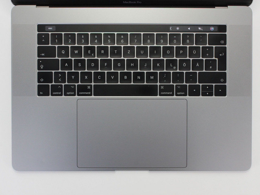 Refurbished Apple MacBook Pro 14,3 A1707 (2017), i7-7700HQ, 16 GB,LPDDR3, 15,4" ins., 2880х1800 px, SSD, 256 GB Produktcode: 12013585 ESA-Tech Bild 2 von 11" title="Apple MacBook Pro 14,3 A1707 (2017) - 339 €, Produktcode: 12013585 - Bild 2 von 11