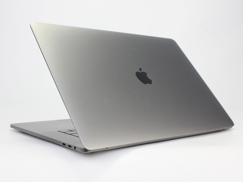 Refurbished Apple MacBook Pro 14,3 A1707 (2017), i7-7700HQ, 16 GB,LPDDR3, 15,4" ins., 2880х1800 px, SSD, 256 GB Produktcode: 12013585 ESA-Tech Bild 5 von 11" title="Apple MacBook Pro 14,3 A1707 (2017) - 339 €, Produktcode: 12013585 - Bild 5 von 11