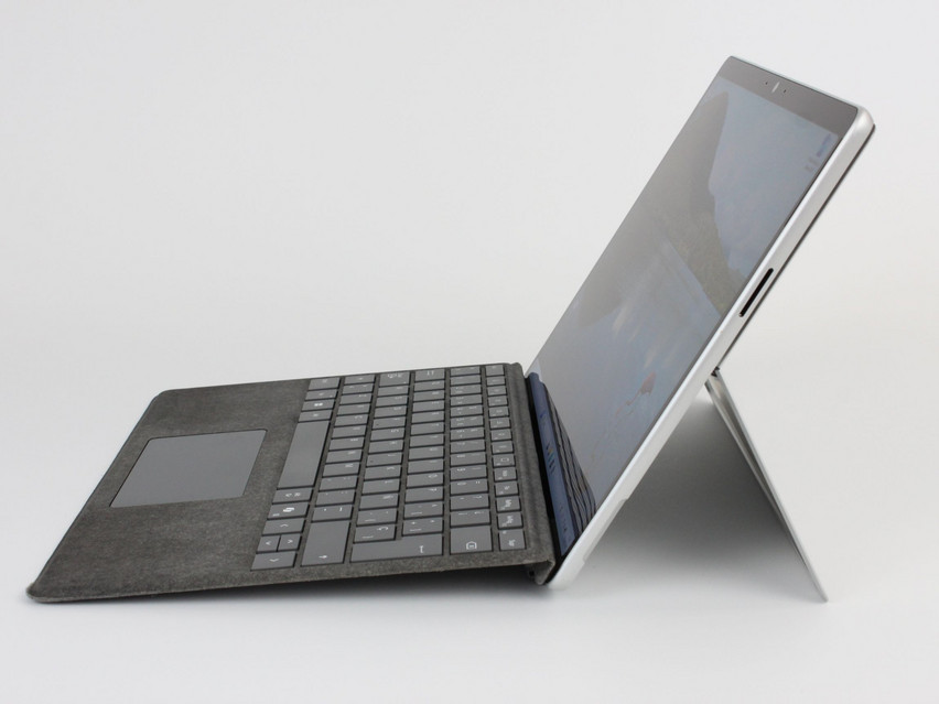 Refurbished Microsoft Surface Pro 10 for Business (2079), 5 135U, 16 GB,LPDDR5X, 13,0" ins., 2880x1920 px, SSD, 256 GB Product code: 16024719 ESA-Tech Image 4 of 12" title="Microsoft Surface Pro 10 for Business (2079) - 929 €, Product code: 16024719 - Image 4 of 12
