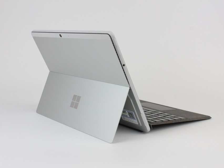 Refurbished Microsoft Surface Pro 8 (1982), i7-1185G7, 16 GB,LPDDR4X, 13,0" ins., 2880х1800 px, SSD, 256 GB Produktcode: 16024717 ESA-Tech Bild 6 von 12" title="Microsoft Surface Pro 8 (1982) - 599 €, Produktcode: 16024717 - Bild 6 von 12