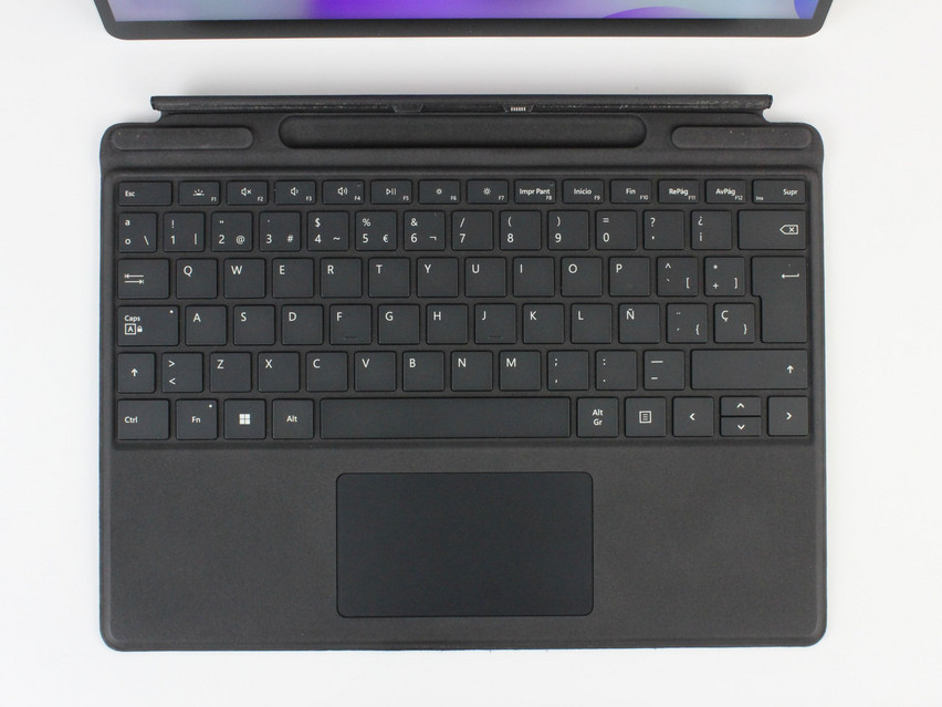 Refurbished Microsoft Surface Pro 8 (1983), i5-1145G7, 16 GB,LPDDR4X, 13,0" ins., 2880х1800 px, SSD, 256 GB Product code: 16024718 ESA-Tech Image 2 of 12" title="Microsoft Surface Pro 8 (1983) - 499 €, Product code: 16024718 - Image 2 of 12