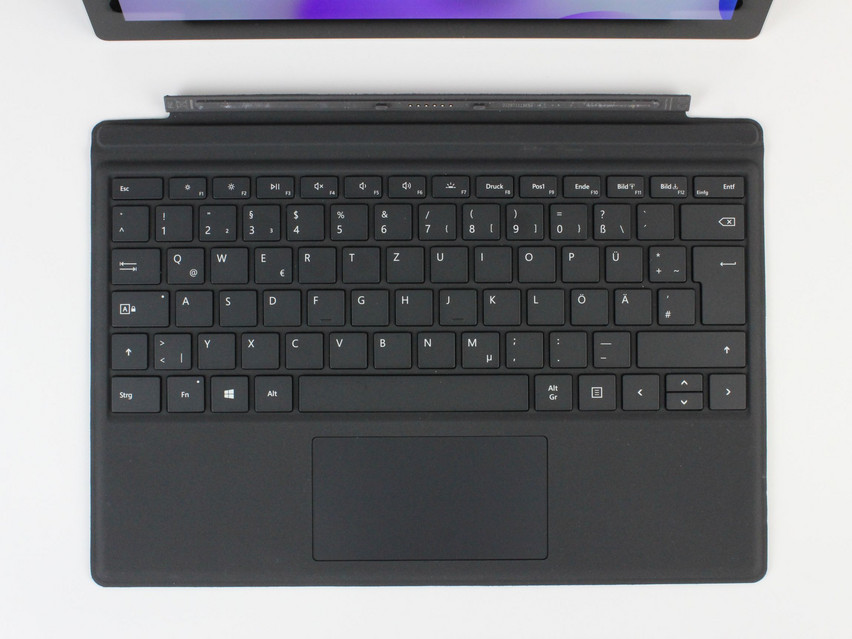 Refurbished Microsoft Surface Pro 7+ (1961), i5-1135G7, 8 GB,LPDDR4X, 12,3" ins., 2736x1824 px, SSD, 256 GB Produktcode: 16024715 ESA-Tech Bild 2 von 12" title="Microsoft Surface Pro 7+ (1961) - 399 €, Produktcode: 16024715 - Bild 2 von 12