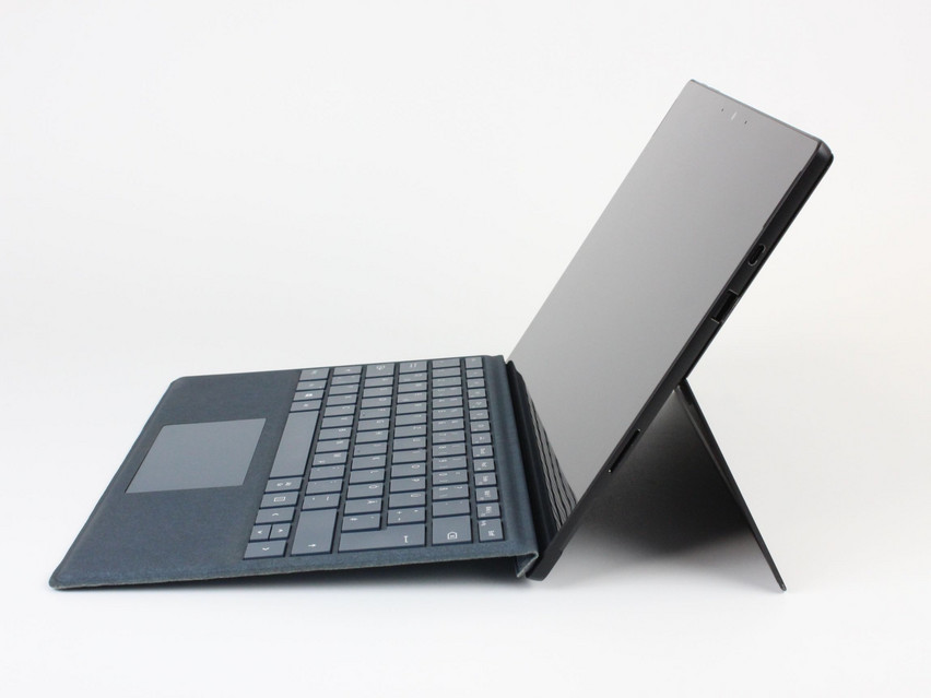 Refurbished Microsoft Surface Pro 7 (1866), i5-1035G4, 8 GB,LPDDR4X, 12,3" ins., 2736x1824 px, SSD, 256 GB Produktcode: 16024710 ESA-Tech Bild 4 von 12" title="Microsoft Surface Pro 7 (1866) - 349 €, Produktcode: 16024710 - Bild 4 von 12