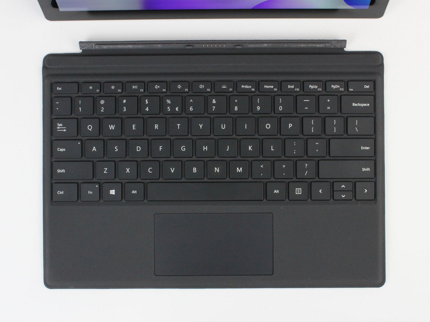 Refurbished Microsoft Surface Pro 5 (1807), i5-7300U, 8 GB,LPDDR3, 12,3" ins., 2736x1824 px, SSD, 256 GB Produktcode: 16024704 ESA-Tech Bild 2 von 12" title="Microsoft Surface Pro 5 (1807) - 239 €, Produktcode: 16024704 - Bild 2 von 12