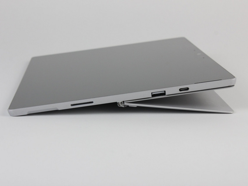 Refurbished Microsoft Surface Pro 7 (1866), i5-1035G4, 8 GB,LPDDR4, 12,3" ins., 2736x1824 px, SSD, 256 GB Produktcode: 16024712 ESA-Tech Bild 7 von 12" title="Microsoft Surface Pro 7 (1866) - 279 €, Produktcode: 16024712 - Bild 7 von 12