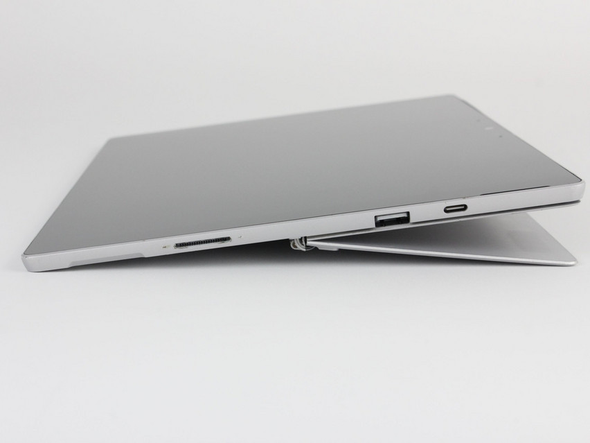 Refurbished Microsoft Surface Pro 7 (1866), i5-1035G4, 8 GB,LPDDR4, 12,3" ins., 2736x1824 px, SSD, 256 GB Produktcode: 16024292 ESA-Tech Bild 9 von 13" title="Microsoft Surface Pro 7 (1866) - 199 €, Produktcode: 16024292 - Bild 9 von 13