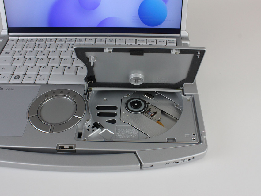Refurbished Panasonic TOUGHBOOK CF-F9, i5-520M, 4 GB,DDR3, 14,0" ins., 1440x900 px, SSD, 256 GB Produktcode: 15014767 ESA-Tech Bild 9 von 11" title="Panasonic TOUGHBOOK CF-F9 - 149 €, Produktcode: 15014767 - Bild 9 von 11