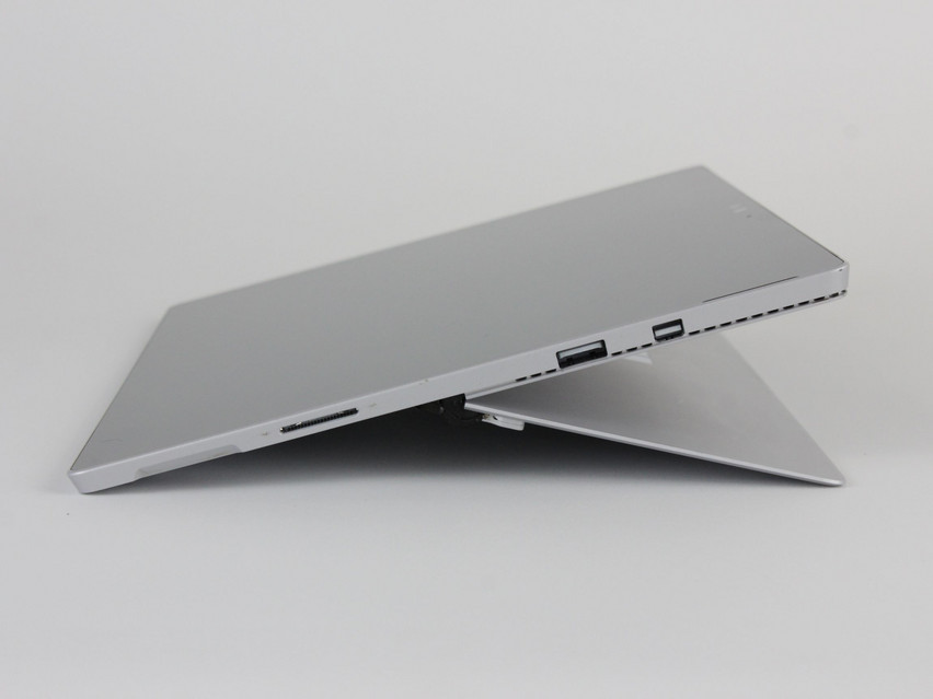 Refurbished Microsoft Surface Pro 4 (1724), i5-6300U, 8 GB,LPDDR3, 12,3" ins., 2736x1824 px, SSD, 256 GB Produktcode: 16024883 ESA-Tech Bild 9 von 11" title="Microsoft Surface Pro 4 (1724) - 149 €, Produktcode: 16024883 - Bild 9 von 11