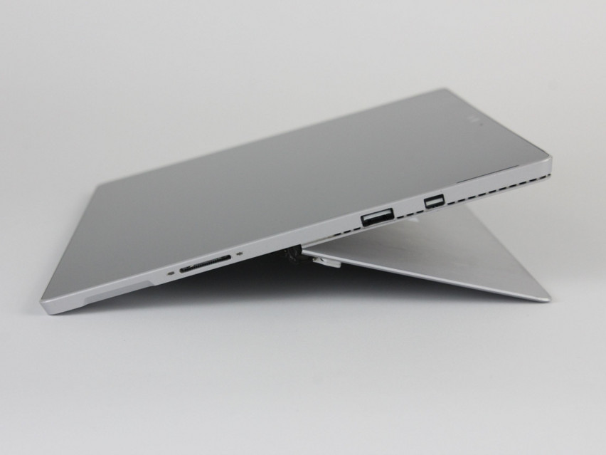 Refurbished Microsoft Surface Pro 4 (1724), i5-6300U, 8 GB,LPDDR3, 12,3" ins., 2736x1824 px, SSD, 256 GB Produktcode: 16024881 ESA-Tech Bild 7 von 9" title="Microsoft Surface Pro 4 (1724) - 179 €, Produktcode: 16024881 - Bild 7 von 9