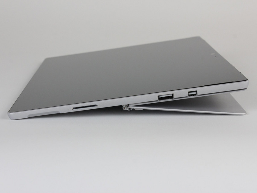 Refurbished Microsoft Surface Pro 5 (1796), i5-7300U, 4 GB,LPDDR3, 12,3" ins., 2736x1824 px, SSD, 128 GB Produktcode: 16024871 ESA-Tech Bild 8 von 12" title="Microsoft Surface Pro 5 (1796) - 109 €, Produktcode: 16024871 - Bild 8 von 12