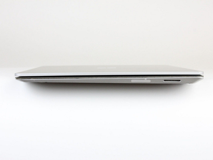 Refurbished Microsoft Surface Laptop 1 (Modell 1769), i5-7300U, 8 GB,LPDDR3, 13,5" ins., 2256x1504 px, SSD, 256 GB Produktcode: 16015047 ESA-Tech Bild 7 von 7" title="Microsoft Surface Laptop 1 (Modell 1769) - 125 €, Produktcode: 16015047 - Bild 7 von 7