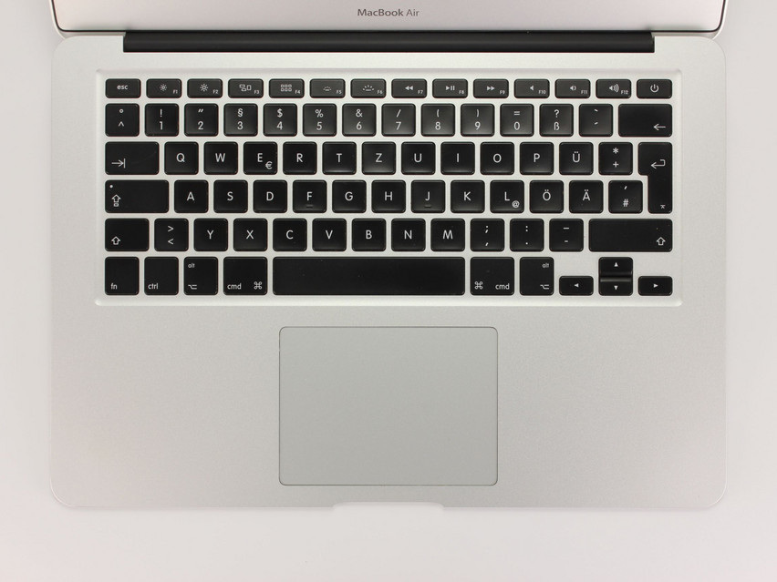 Refurbished Apple MacBook Air 7,2 A1466 (2017), i5-5250U, 8 GB, DDR3, SSD, 251 GB Produktcode: 1201319 ESA TECH Bild 2 von 17